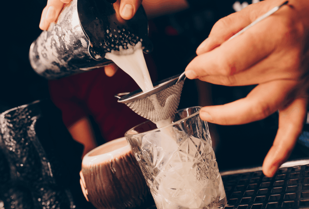 Quels accessoires indispensables pour un bar bien équipé ?